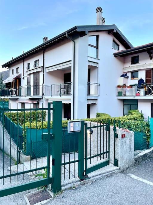 Tresa Bay House - Lugano Lake Lavena Ponte Tresa Bagian luar foto